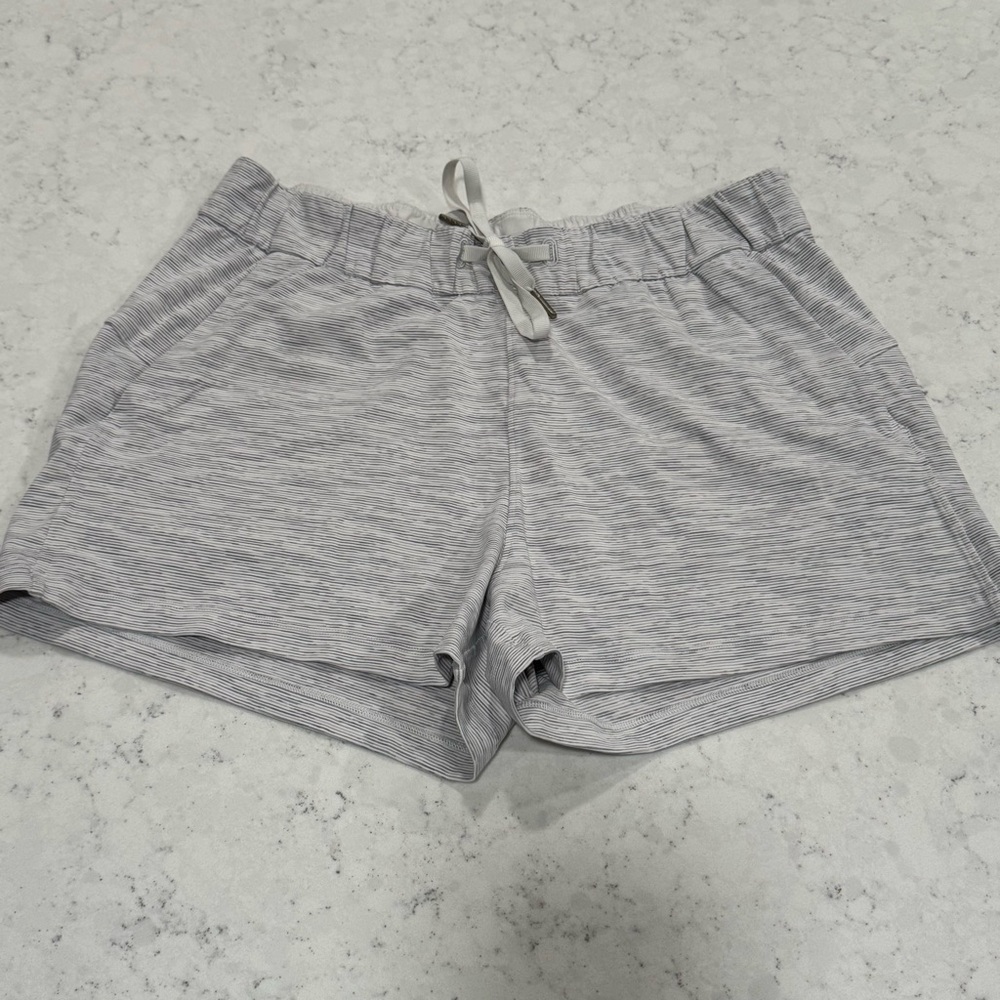 LULULEMON On The Fly Women's Space Dye Gray Shorts Pockets Gym Workout Casual - Picture 4 of 14
